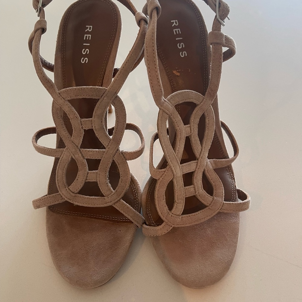 REISS NWT Strappy Sandals in Blush Color Suede. Size 40. Brand New, Never Worn